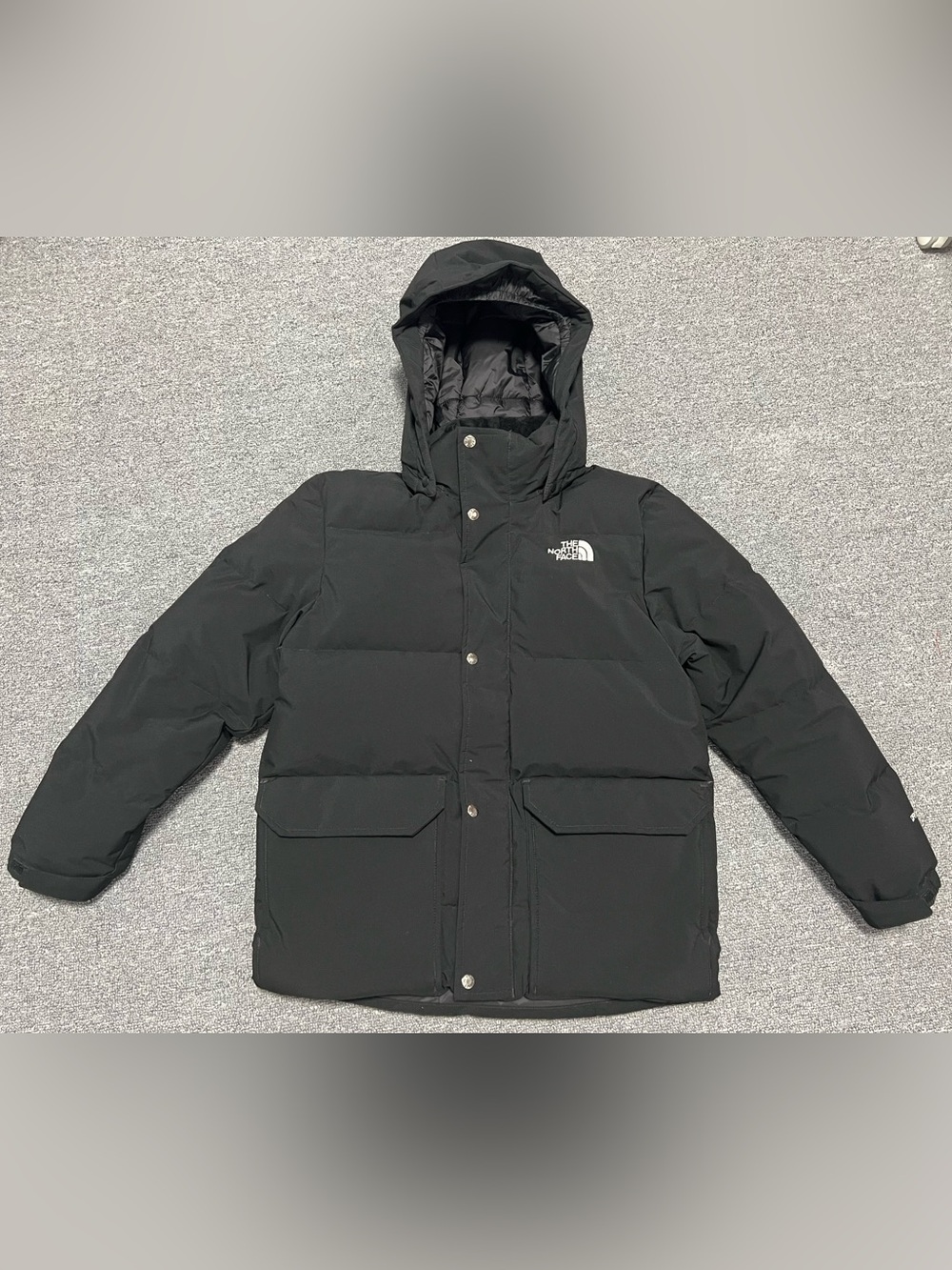 The North Face Black Hooded Puffer Down Jacket Kid’s Unisex Size 140/9-10T